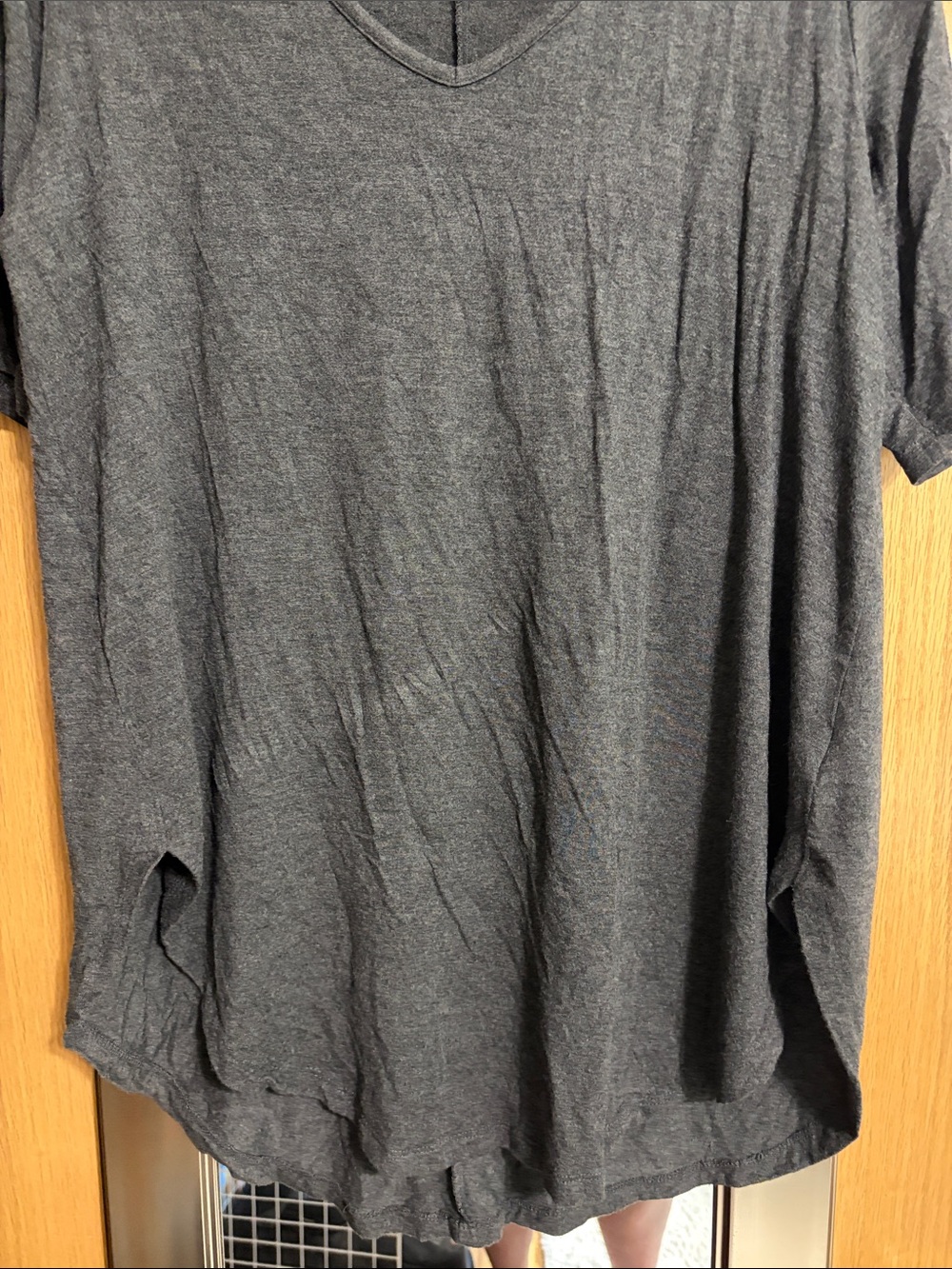 torrid super soft knits size 0 Large 12 Charcoal V-Neck Short Sleeve Tee - Picture 3 of 7